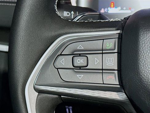 New 2025 Jeep Grand Cherokee Altitude AWD/4WD image 29