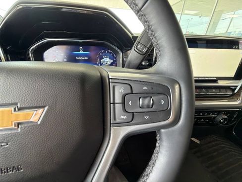 Used 2024 Chevrolet Silverado 1500 LT AWD/4WD image 33