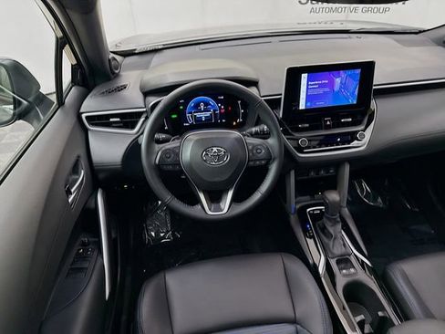 Used 2024 Toyota Corolla Cross XSE w/ Convenience Package image 22