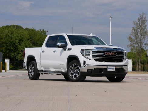 Used 2023 GMC Sierra 1500 SLT RWD image 2