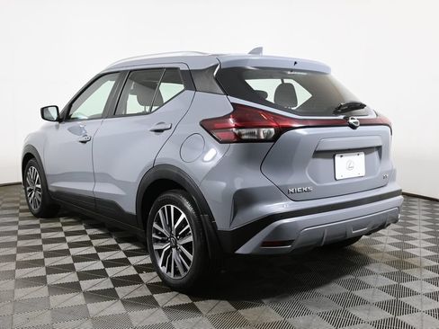 Used 2023 Nissan Kicks SV FWD image 9