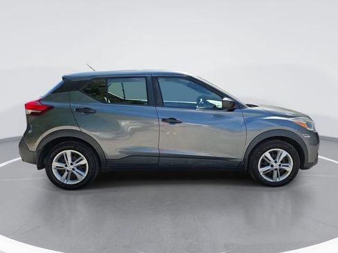 Used 2020 Nissan Kicks S FWD image 3
