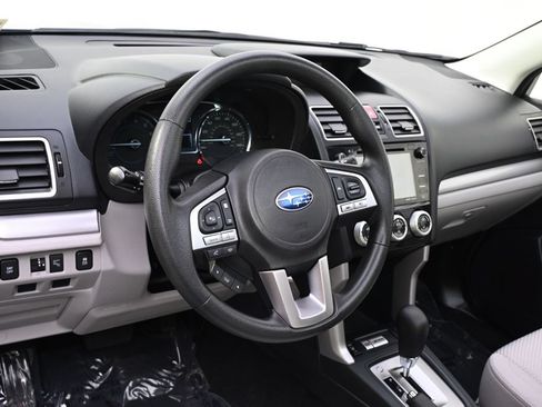 Used 2017 Subaru Forester 2.5i Premium AWD/4WD image 10