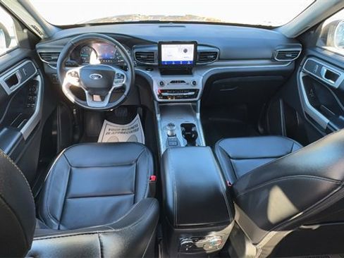 Certified 2022 Ford Explorer XLT w/ Equipment Group 202A image 12