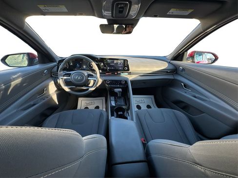 Used 2022 Hyundai Elantra SEL w/ Convenience + Premium Package image 27