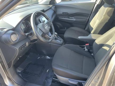 Certified 2025 Nissan Kicks Play S image 14