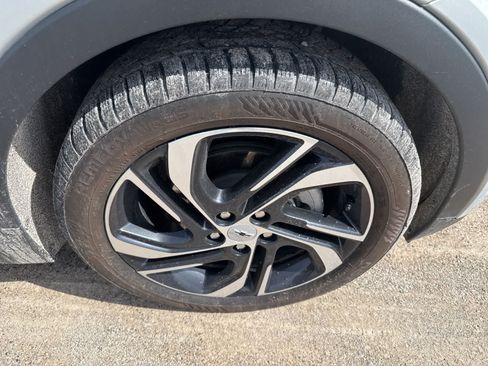 Used 2023 Chevrolet Bolt LT FWD image 5