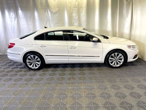 Used 2010 Volkswagen CC Sport image 9