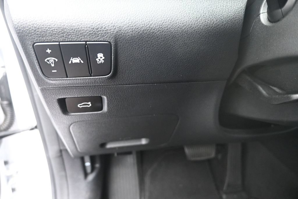 Used 2023 Kia K5 GT FWD image 16