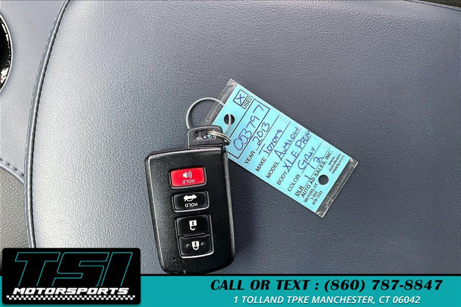 Used 2013 Toyota Avalon XLE Premium FWD image 11