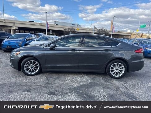 Used 2020 Ford Fusion SE image 5