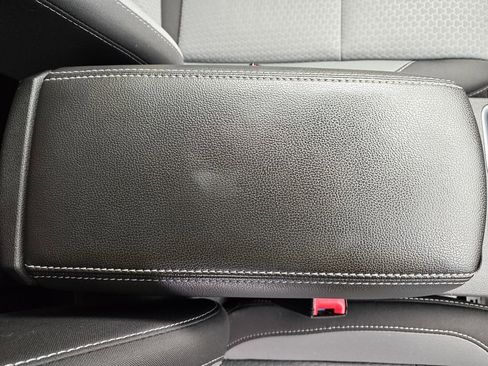 Used 2019 Ford Escape SE image 31