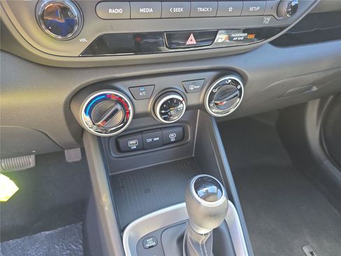 New 2026 Hyundai Venue SE FWD image 17