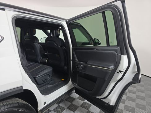 Used 2023 Rivian R1S Adventure AWD/4WD image 19