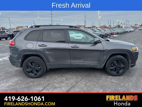 Used 2020 Jeep Cherokee Latitude Plus image 6