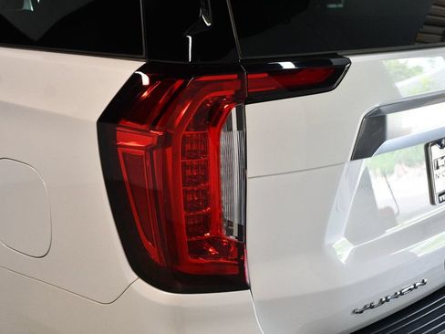 Used 2024 GMC Yukon XL Denali AWD/4WD image 15