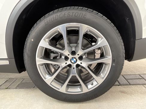 New 2026 BMW X5 sDrive40i w/ Premium Package image 7
