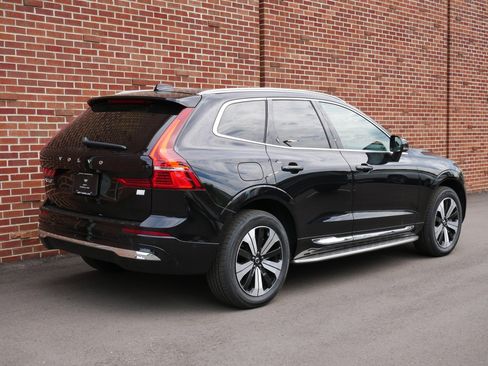 Used 2023 Volvo XC60 T8 Plus AWD/4WD image 25