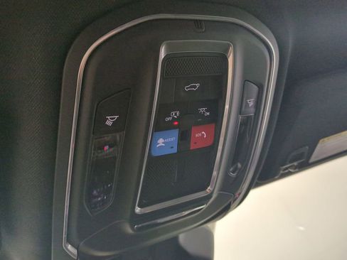 Used 2024 Jeep Grand Cherokee Altitude image 24