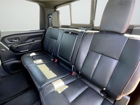 Used 2024 Nissan Titan PRO-4X w/ Pro-4x Convenience Package AWD/4WD image 19