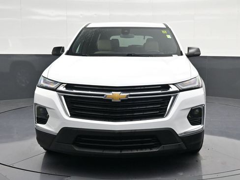 Used 2023 Chevrolet Traverse LS FWD image 6