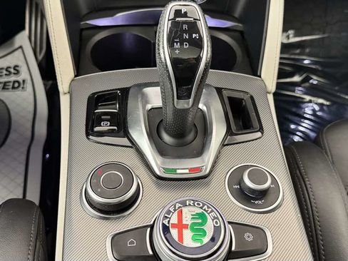 Used 2020 Alfa Romeo Stelvio Ti Sport w/ Quick Order Package 22S Sport AWD/4WD image 23