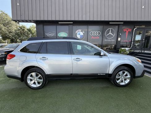 Used 2014 Subaru Outback 2.5i Limited w/ Moonroof Package image 8