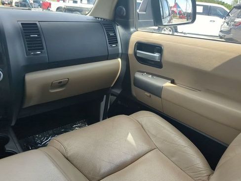 Used 2017 Toyota Sequoia Limited w/ Safety & Convenience Package RWD image 18