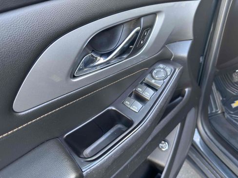 Used 2019 Chevrolet Traverse LT w/ LPO, Floor Liner Package FWD image 34