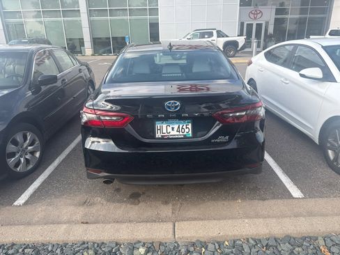 Used 2022 Toyota Camry XLE w/ Cold Weather Package image 3