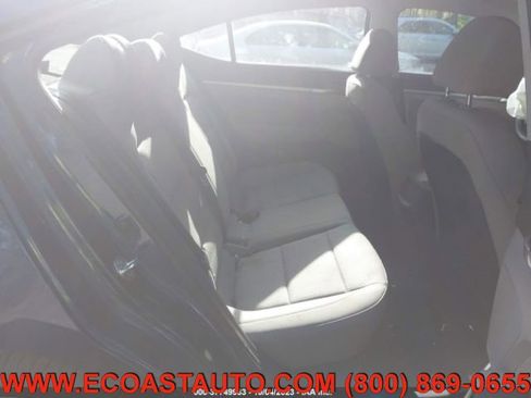 Used 2020 Hyundai Elantra SEL w/ Cargo Package (C1) image 13
