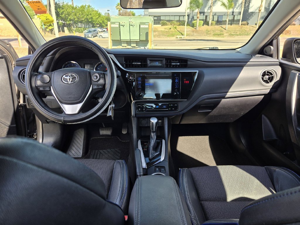 Used 2018 Toyota Corolla SE w/ Protection Package FWD image 13