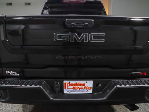 Used 2022 GMC Sierra 2500 AT4 w/ Snow Plow Prep/Camper Package image 8