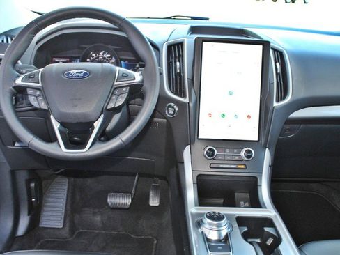 Used 2024 Ford Edge SEL image 17
