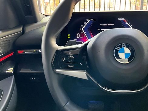 Used 2025 BMW 530i RWD image 23