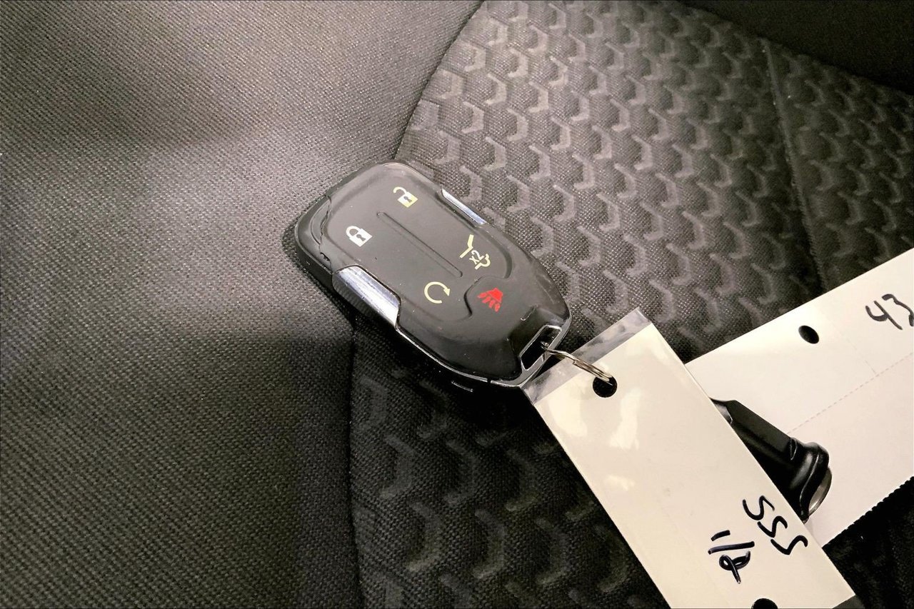 Used 2020 GMC Terrain SLE w/ Driver Convenience Package FWD image 19
