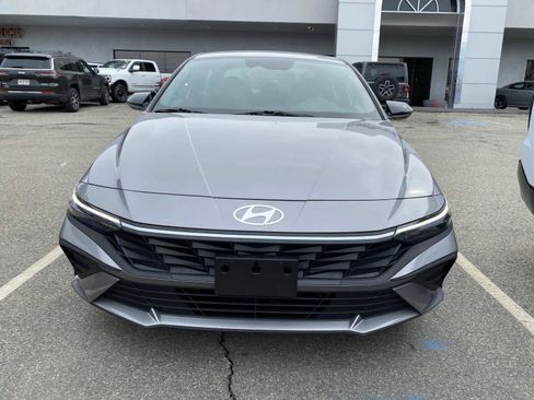 Used 2025 Hyundai Elantra Sport FWD image 6