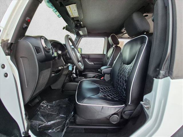 Used 2018 Jeep Wrangler Sport AWD/4WD image 13
