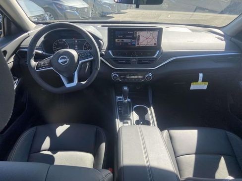 New 2025 Nissan Sentra SV image 12