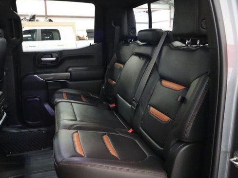 Used 2021 GMC Sierra 1500 AT4 w/ AT4 Premium Package AWD/4WD image 9