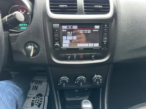 Used 2014 Dodge Avenger SXT w/ Sun/Sound Group FWD image 18