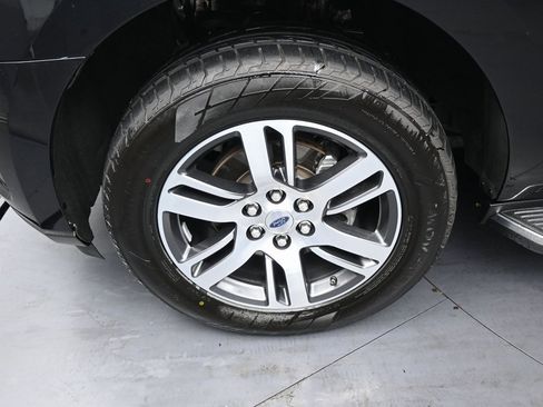 Used 2023 Ford Expedition Limited image 46