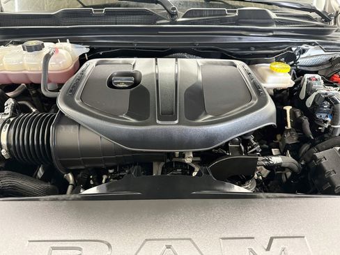 Used 2025 RAM 1500 Laramie AWD/4WD image 33