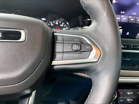 Used 2025 Jeep Compass Limited AWD/4WD image 19