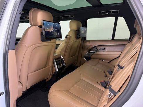 Used 2025 Land Rover Range Rover SE AWD/4WD image 25