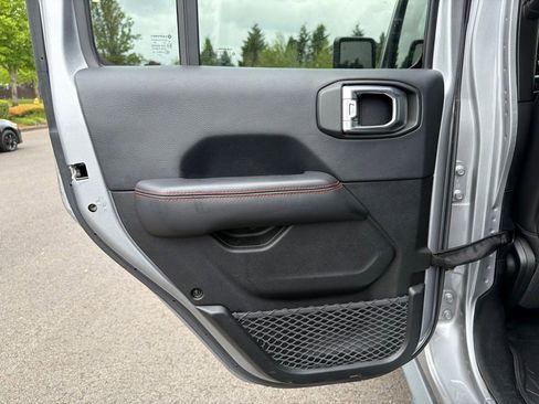 Used 2018 Jeep Wrangler Unlimited Rubicon AWD/4WD image 31