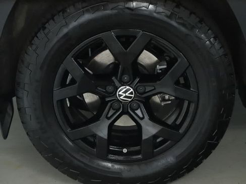 Certified 2024 Volkswagen Atlas Peak Edition SE AWD/4WD image 12