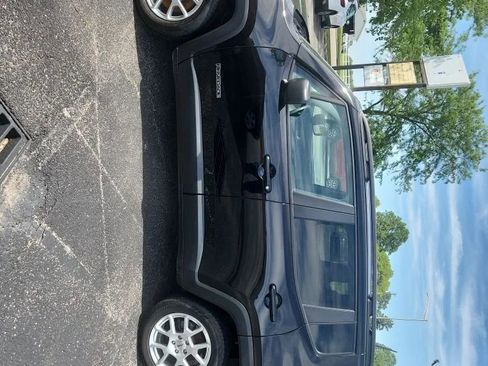 Used 2022 Jeep Renegade Latitude w/ Convenience Group AWD/4WD image 3