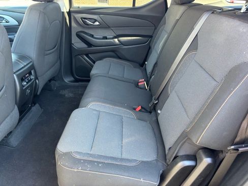 Used 2021 Chevrolet Traverse LS image 9