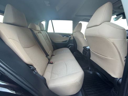 Used 2021 Toyota RAV4 XLE w/ Convenience Package AWD/4WD image 18